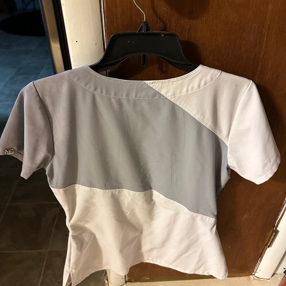 Scrub Top - Picture 3 of 3